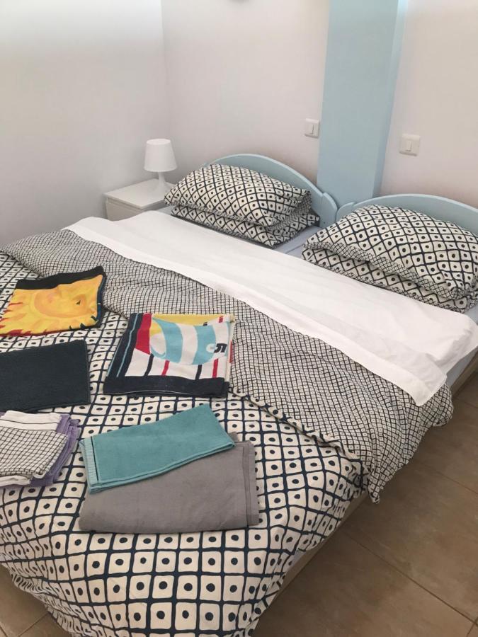 Yumbo Beach Apartment 2 With High Speed Free Internet San Bartolomé Exterior photo